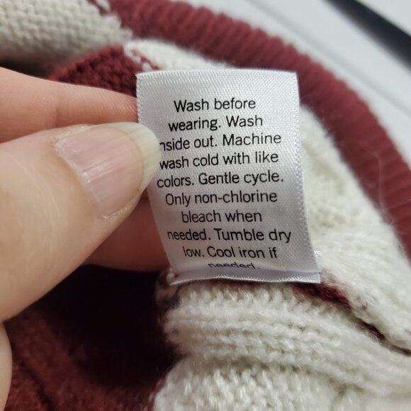 SO Womens Striped Cable Knit Cropped Sweater Vest Size M V Neck Tennis Preppy - Picture 5 of 9